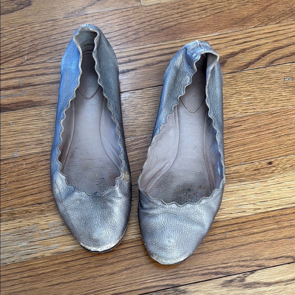 Chloe Scallop-Edge Women’s Ballet Flats - Pewter